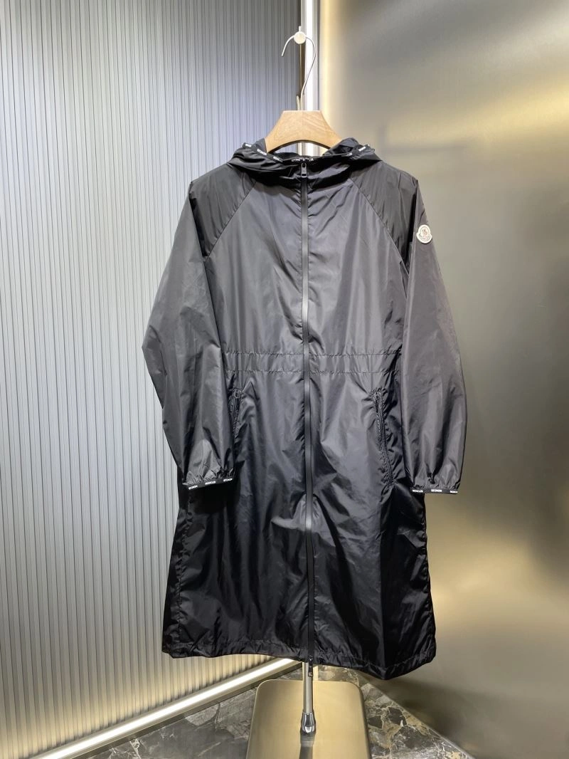 Moncler Outwear Contemporary 140690