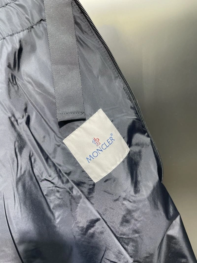 Moncler Outwear Contemporary 140690