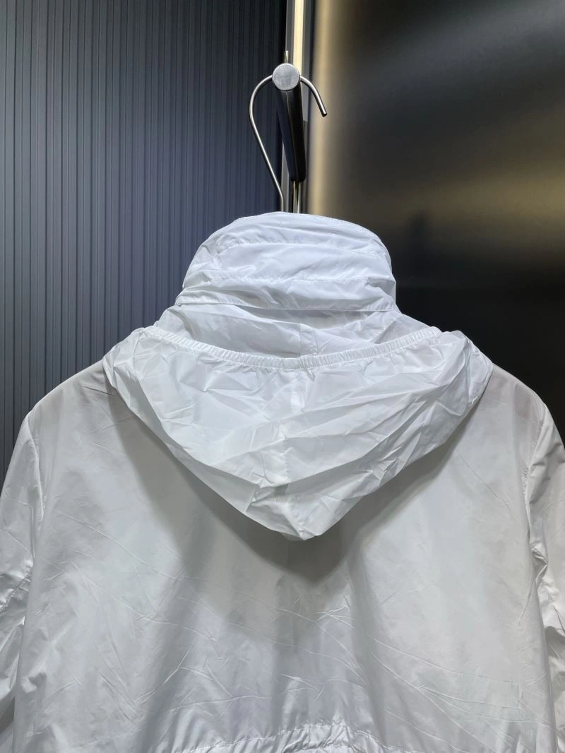 Moncler Outwear Sleek 140617