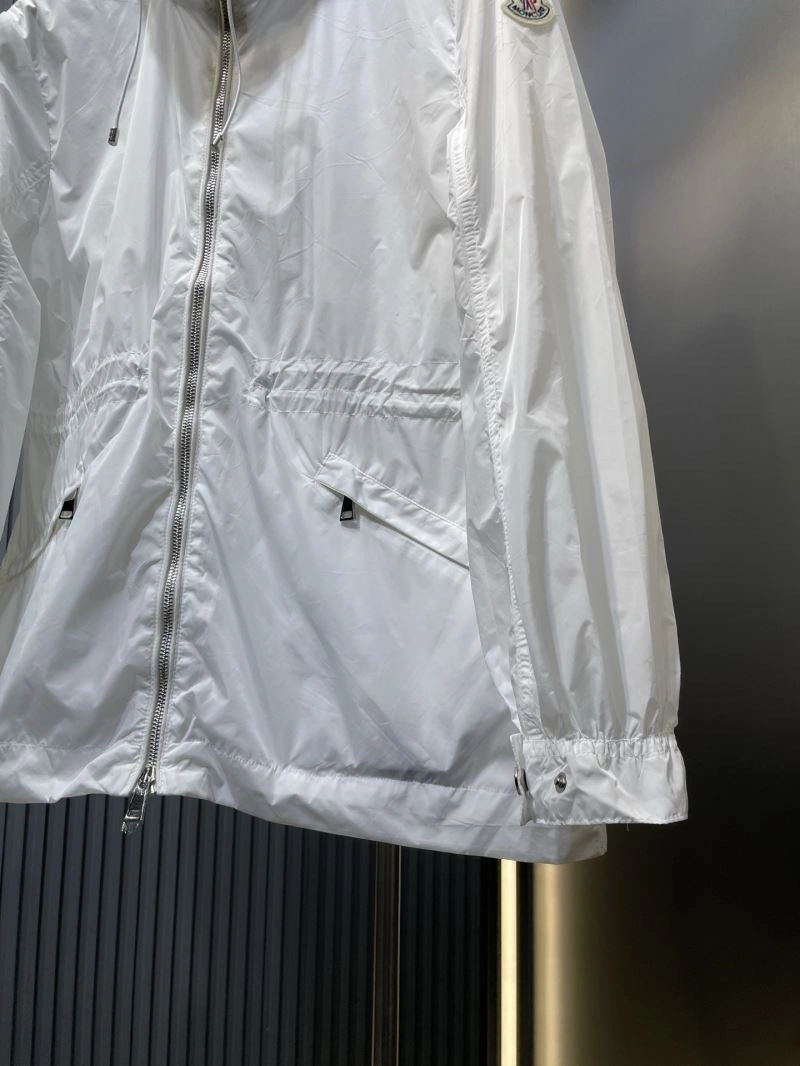 Moncler Outwear Sleek 140617