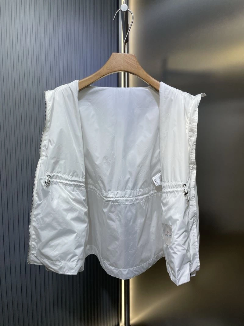 Moncler Outwear Sleek 140617