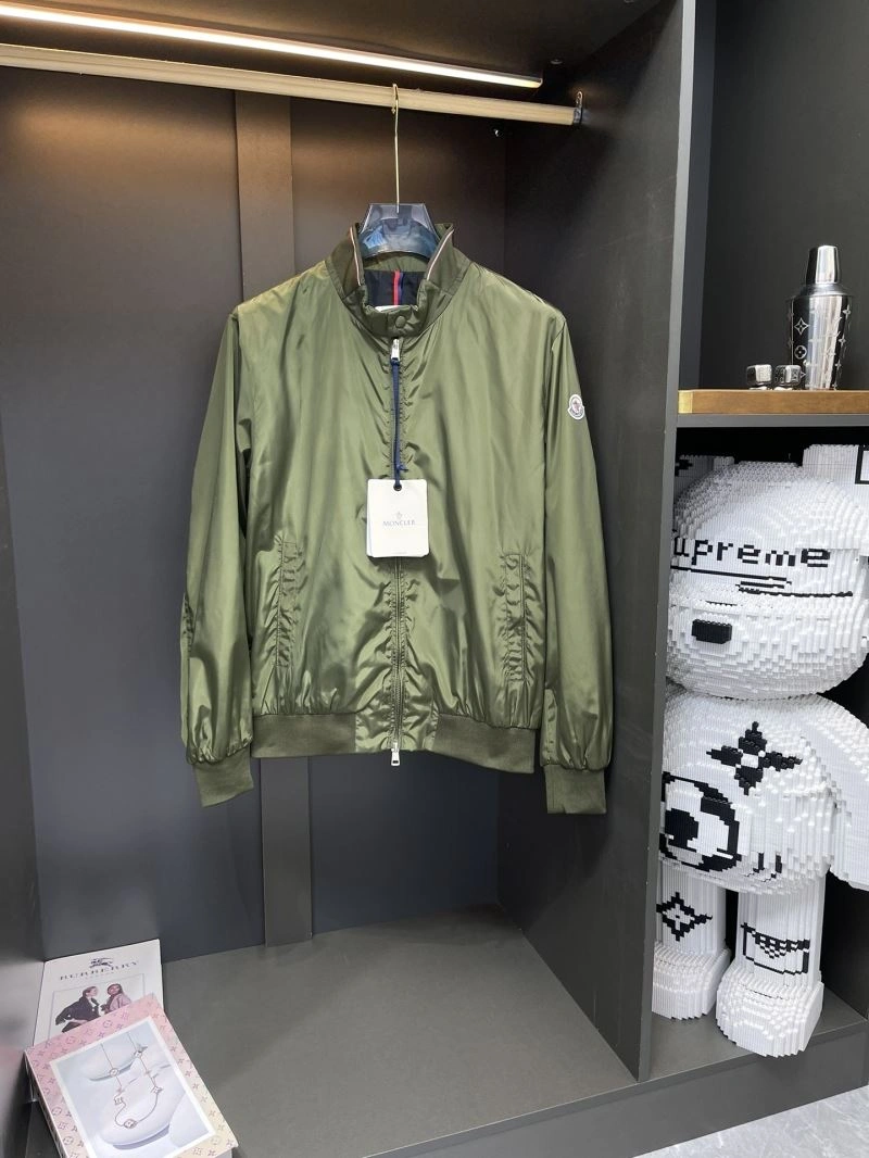 Stretchable Moncler Outwear 140301