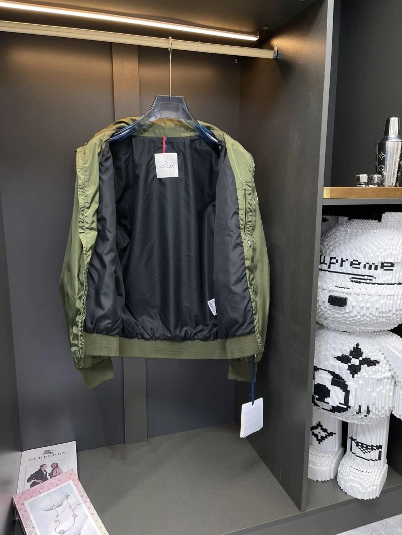 Stretchable Moncler Outwear 140301