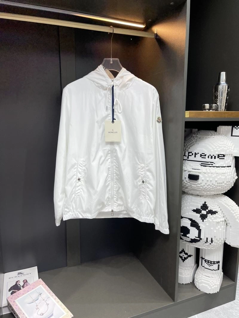 Moncler Outwear OnTrend 140285