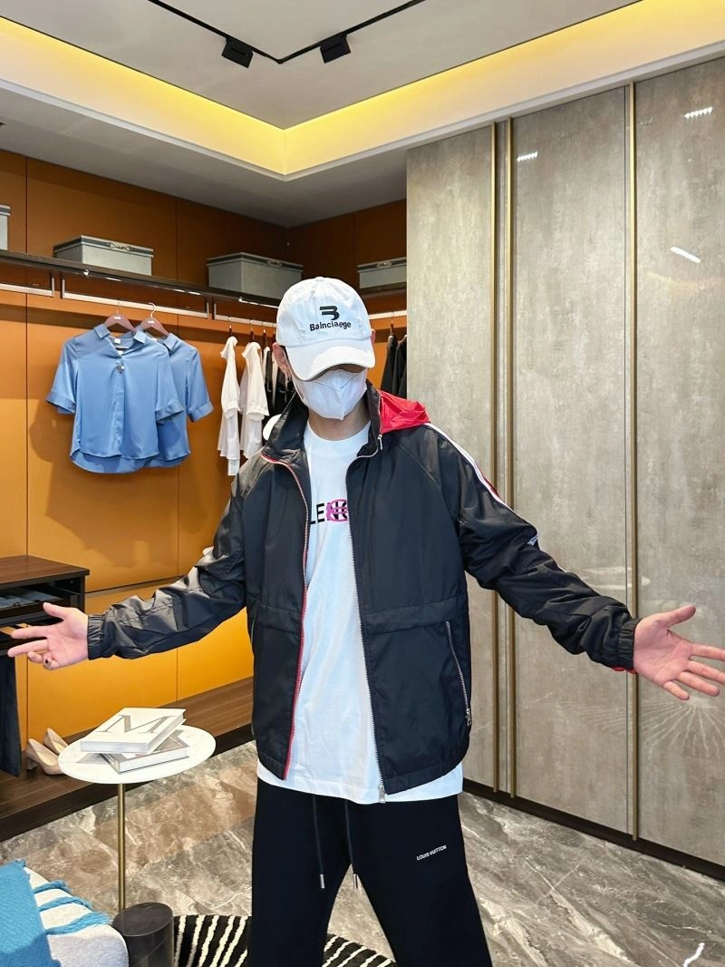 Moncler Outwear TimelessDesign 140283