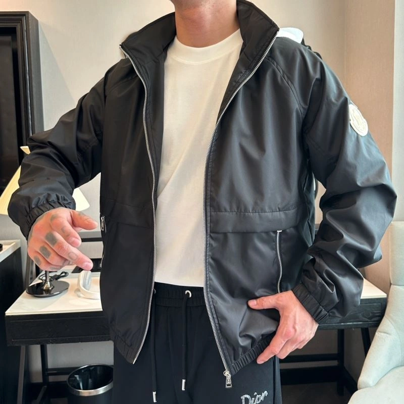 Moncler Outwear Sophisticated 140303
