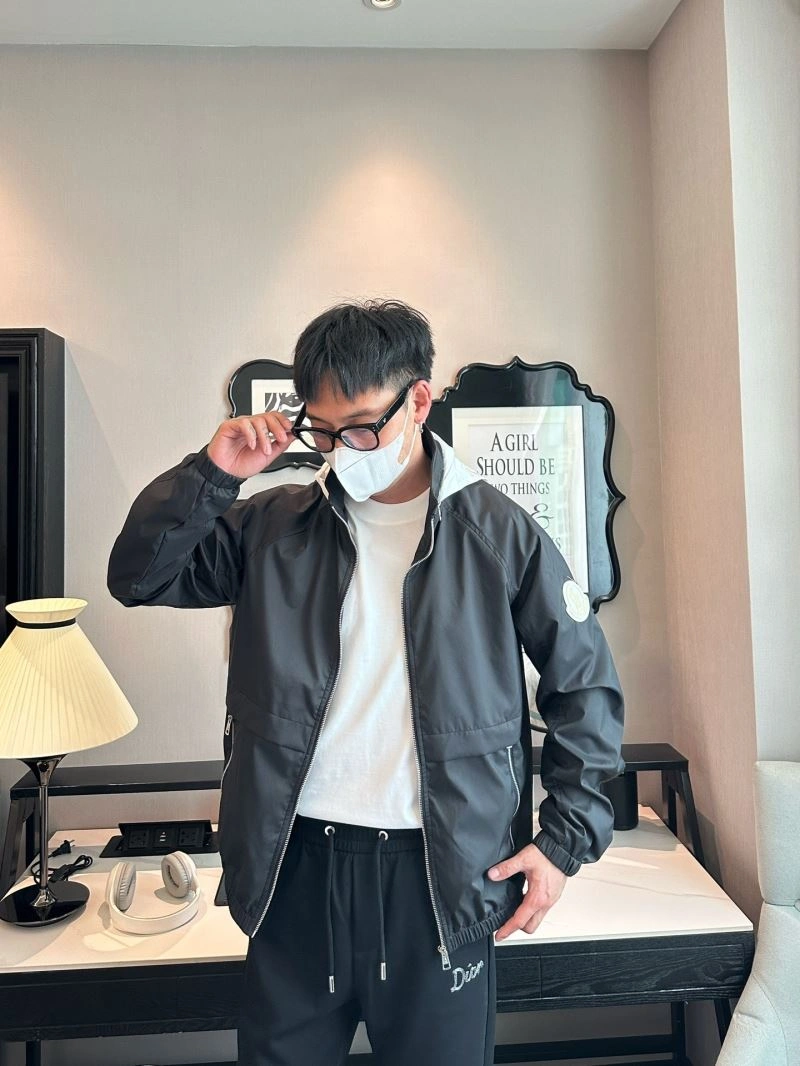 Moncler Outwear Sophisticated 140303