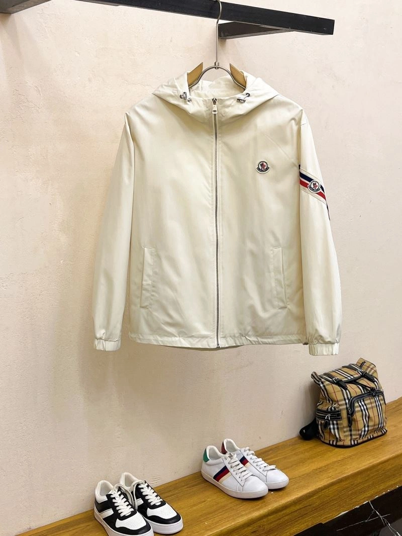 Functional Moncler Outwear 140287