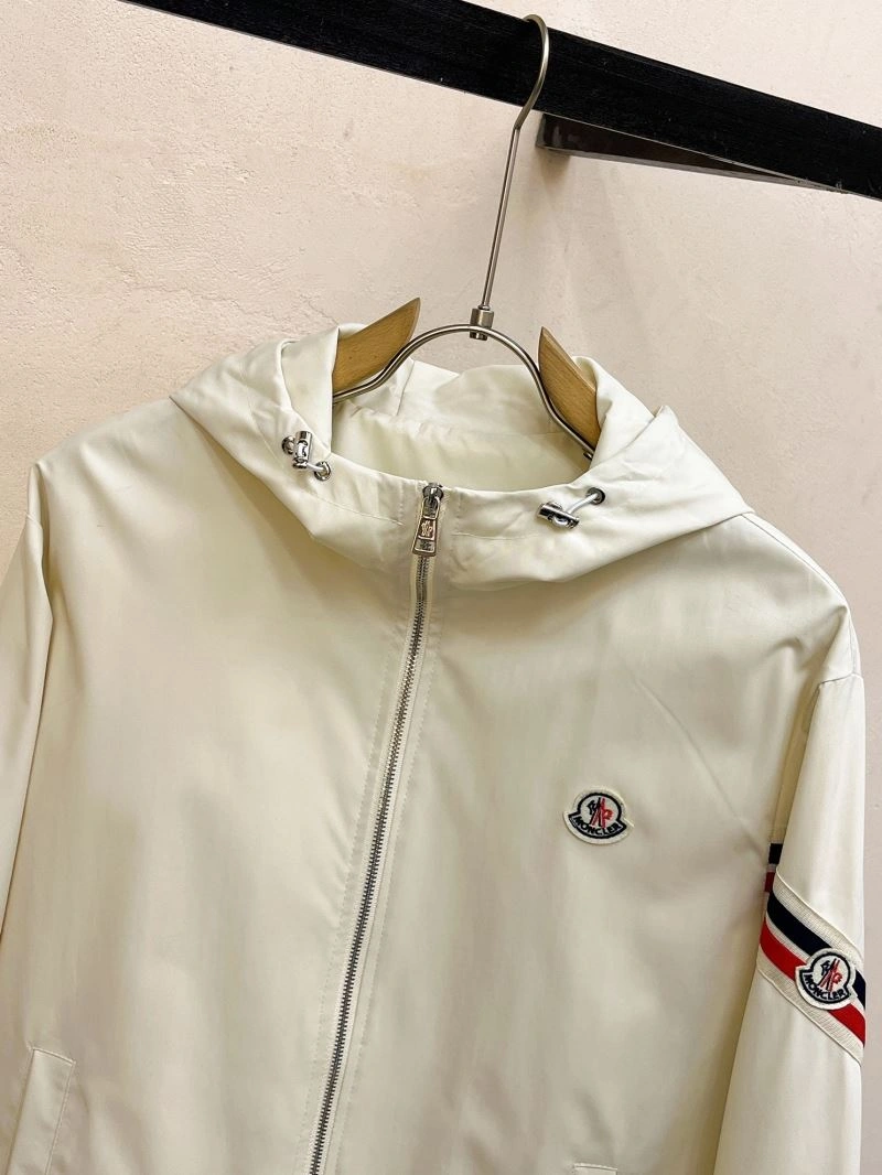 Functional Moncler Outwear 140287