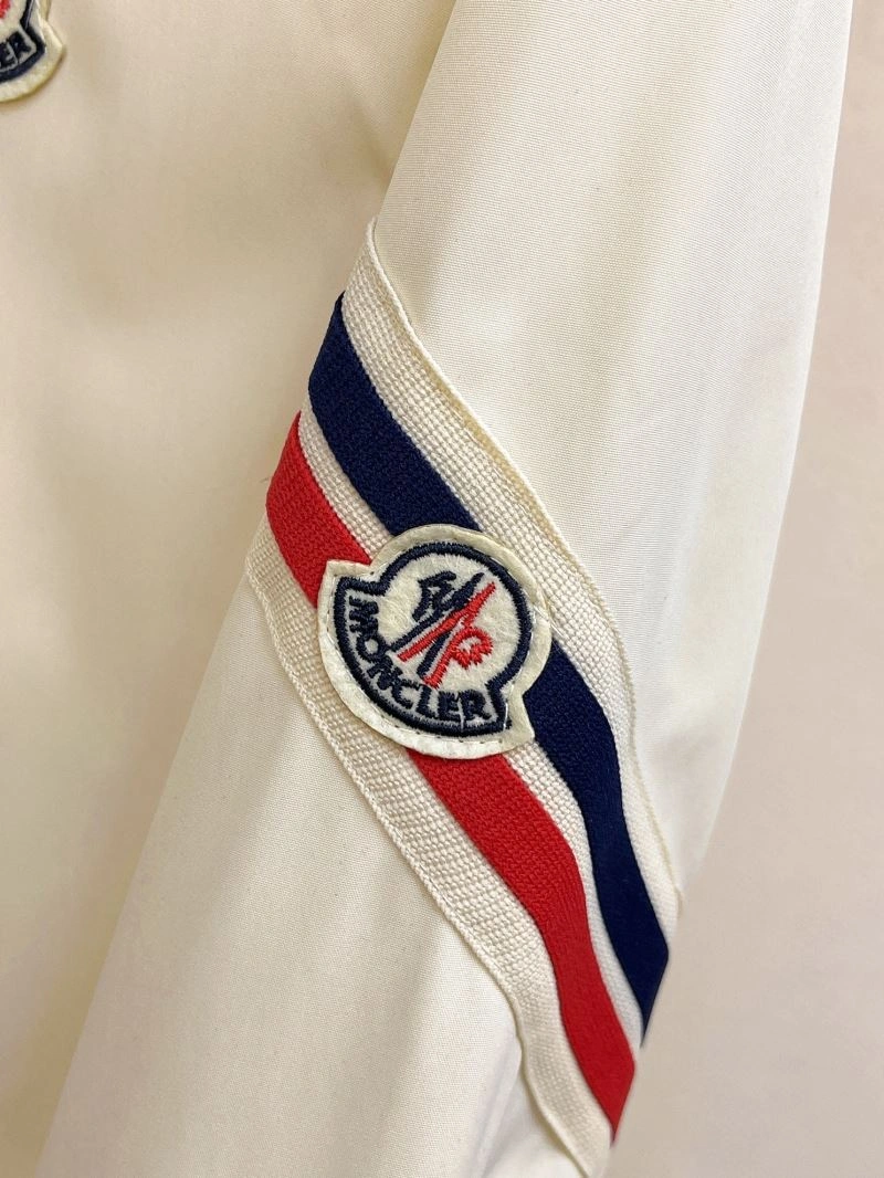 Functional Moncler Outwear 140287