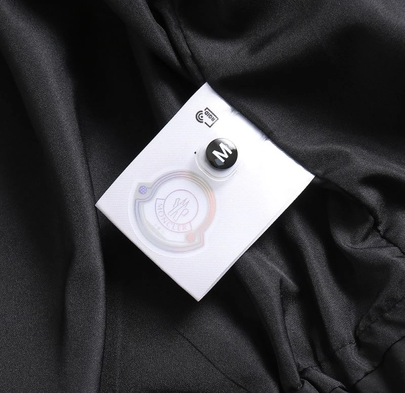 Casual Moncler Outwear 140280