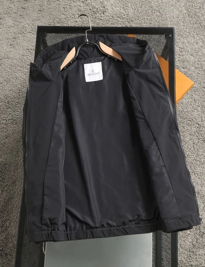 Casual Moncler Outwear 140280