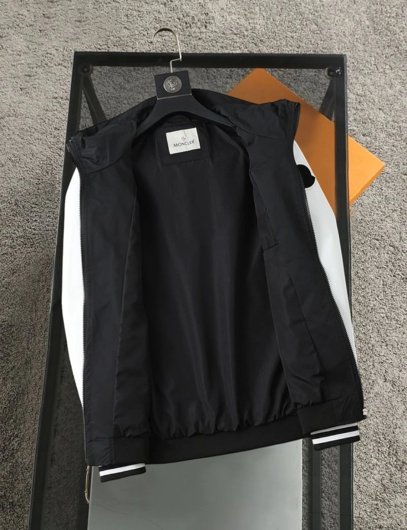 Bright Moncler Outwear 140281