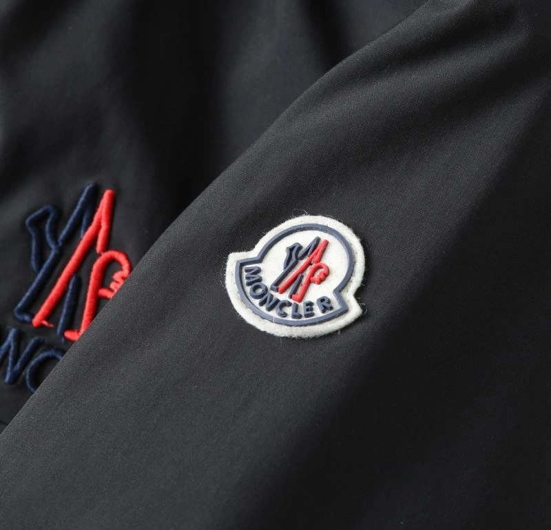 Supportive Moncler Outwear 140278