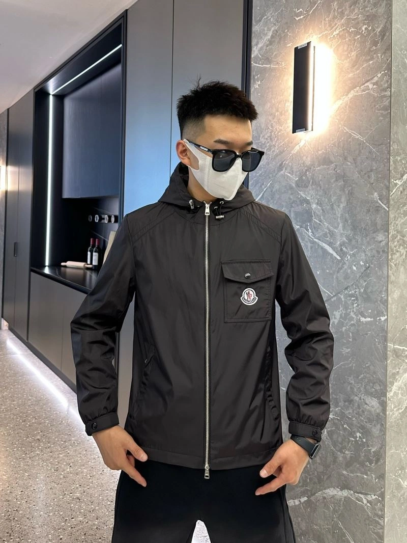 Moncler Outwear WaterResistant 139490