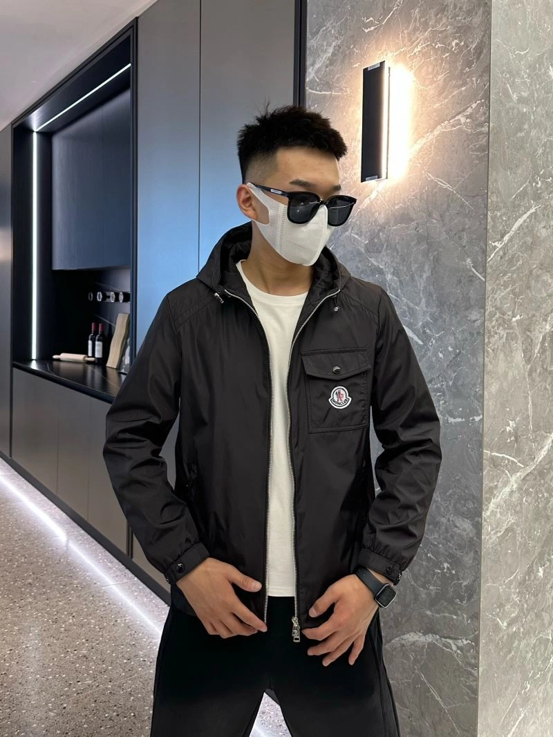 Moncler Outwear WaterResistant 139490