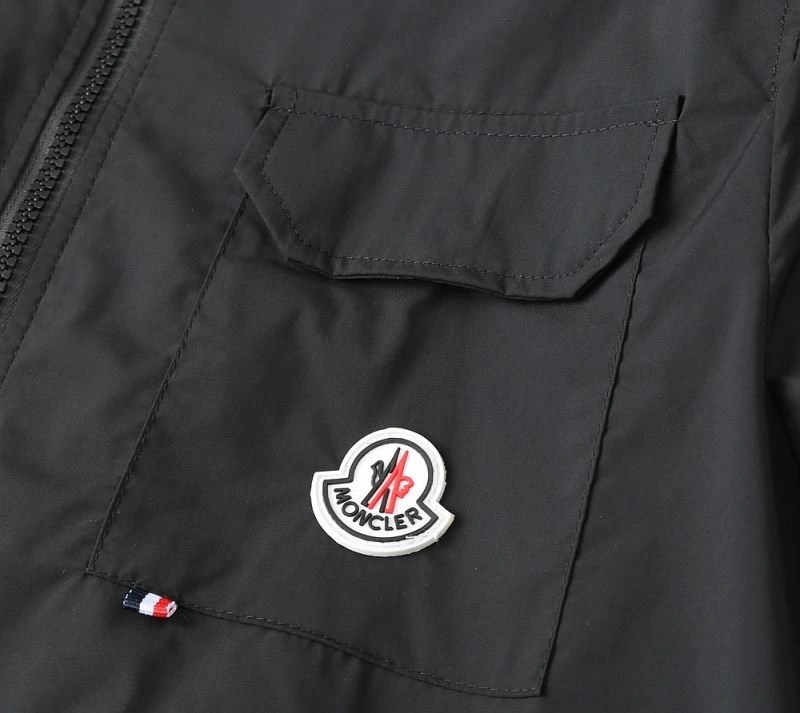 Moncler Outwear ZipUp 140274