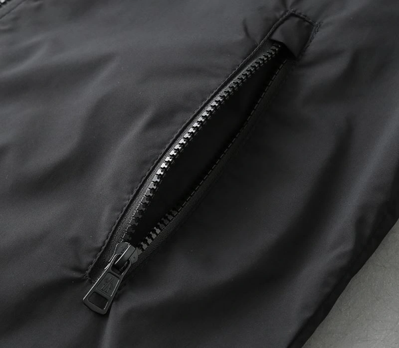 Moncler Outwear ZipUp 140274