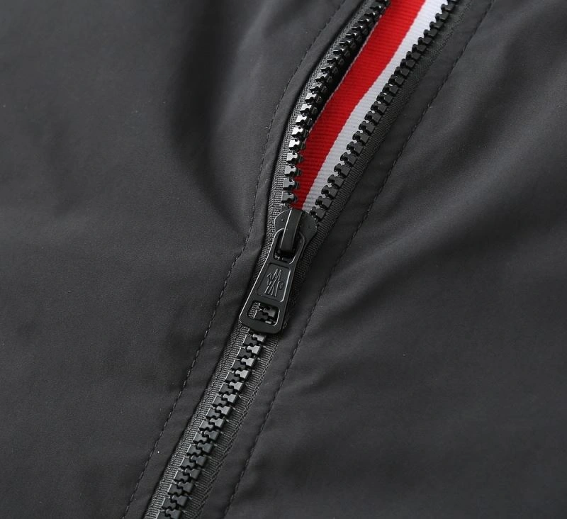 Moncler Outwear ZipUp 140274
