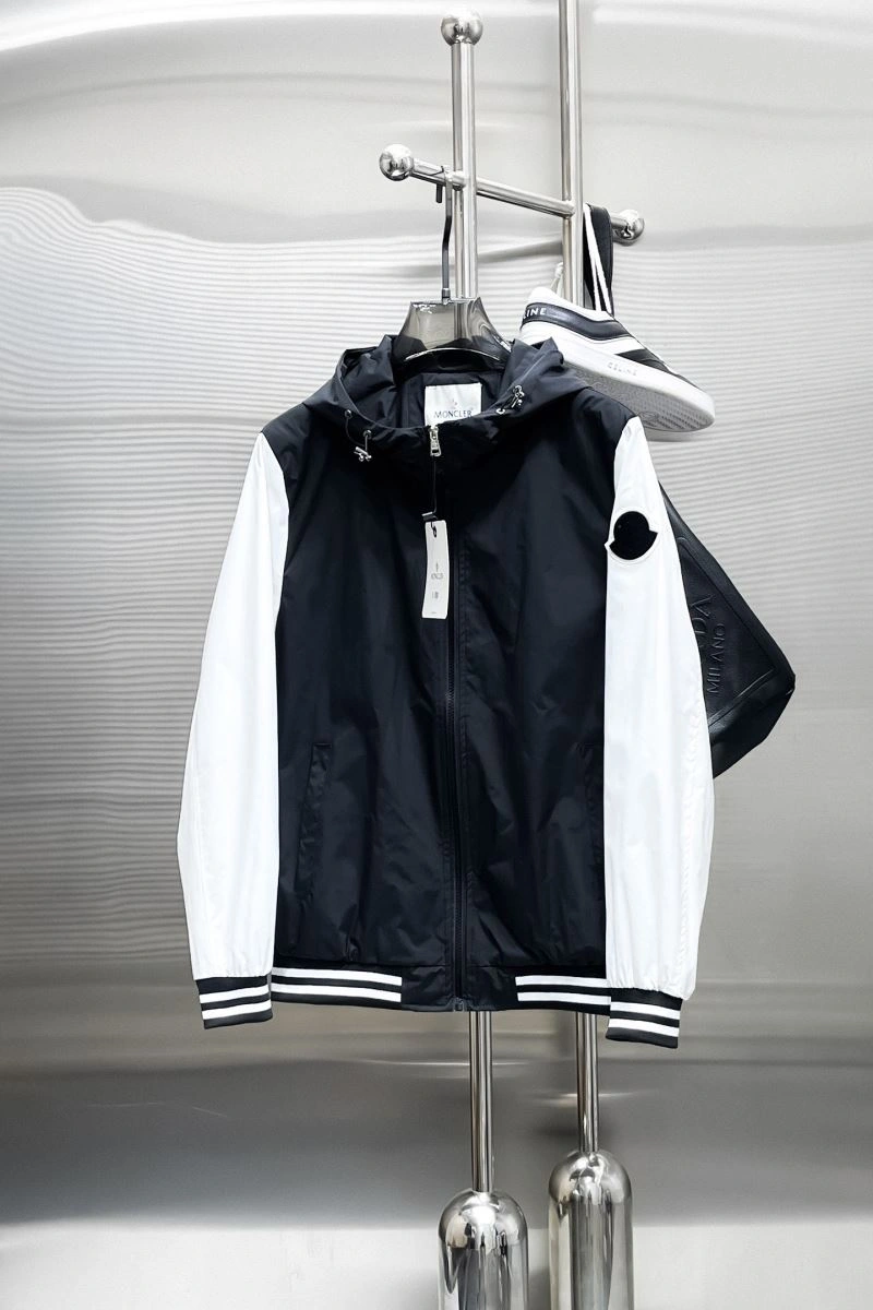 Moncler Outwear FashionForward 140271