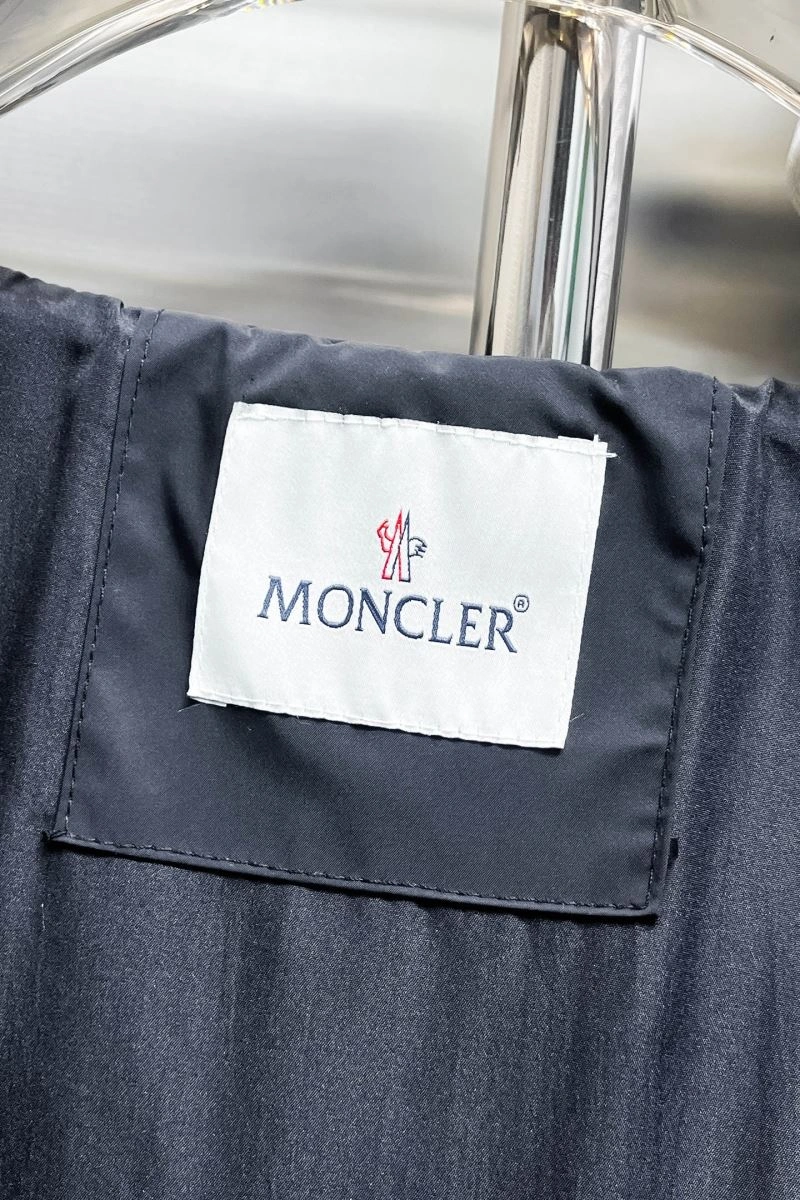 Moncler Outwear FashionForward 140271