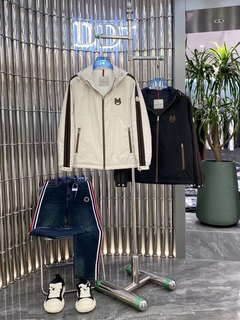 Thermal Moncler Outwear 140270