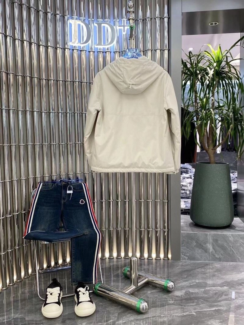 Thermal Moncler Outwear 140270