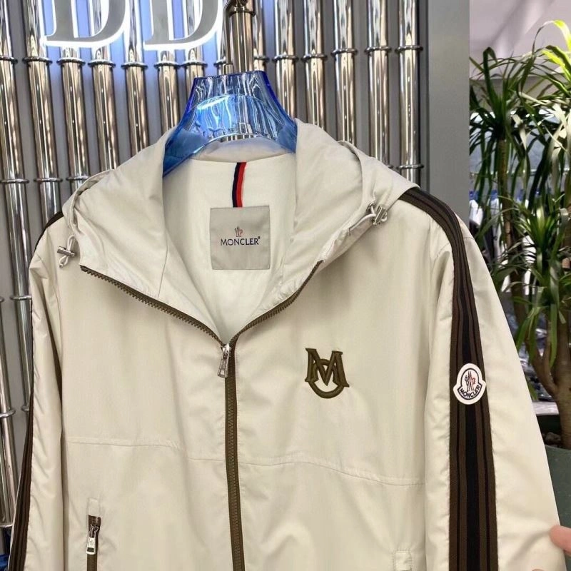 Thermal Moncler Outwear 140270