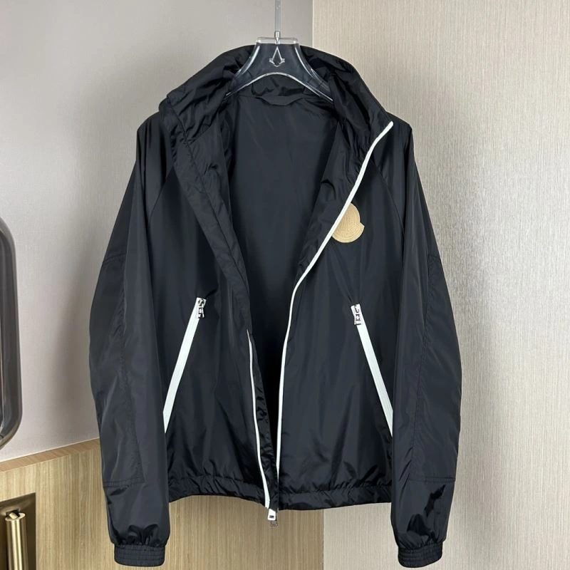 Moncler Outwear Youthful 140267