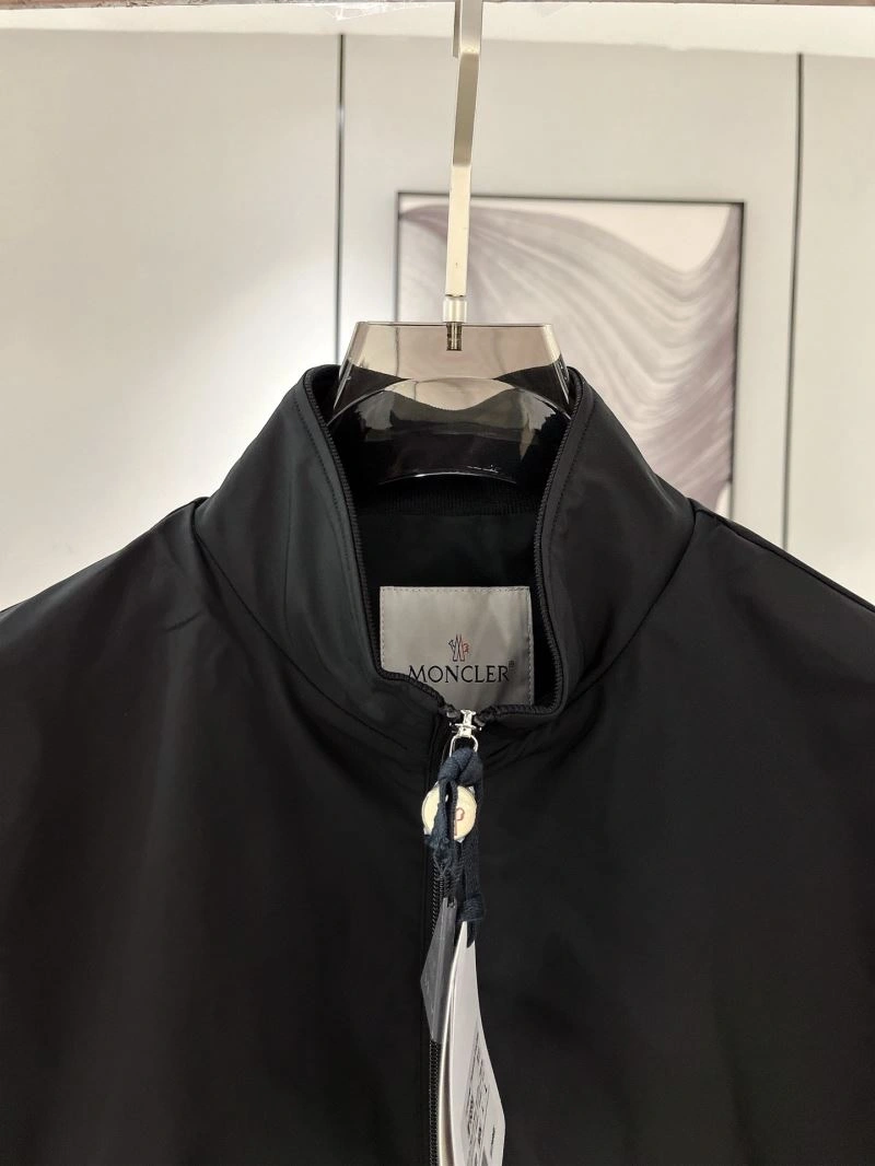Sleek Moncler Outwear 140264