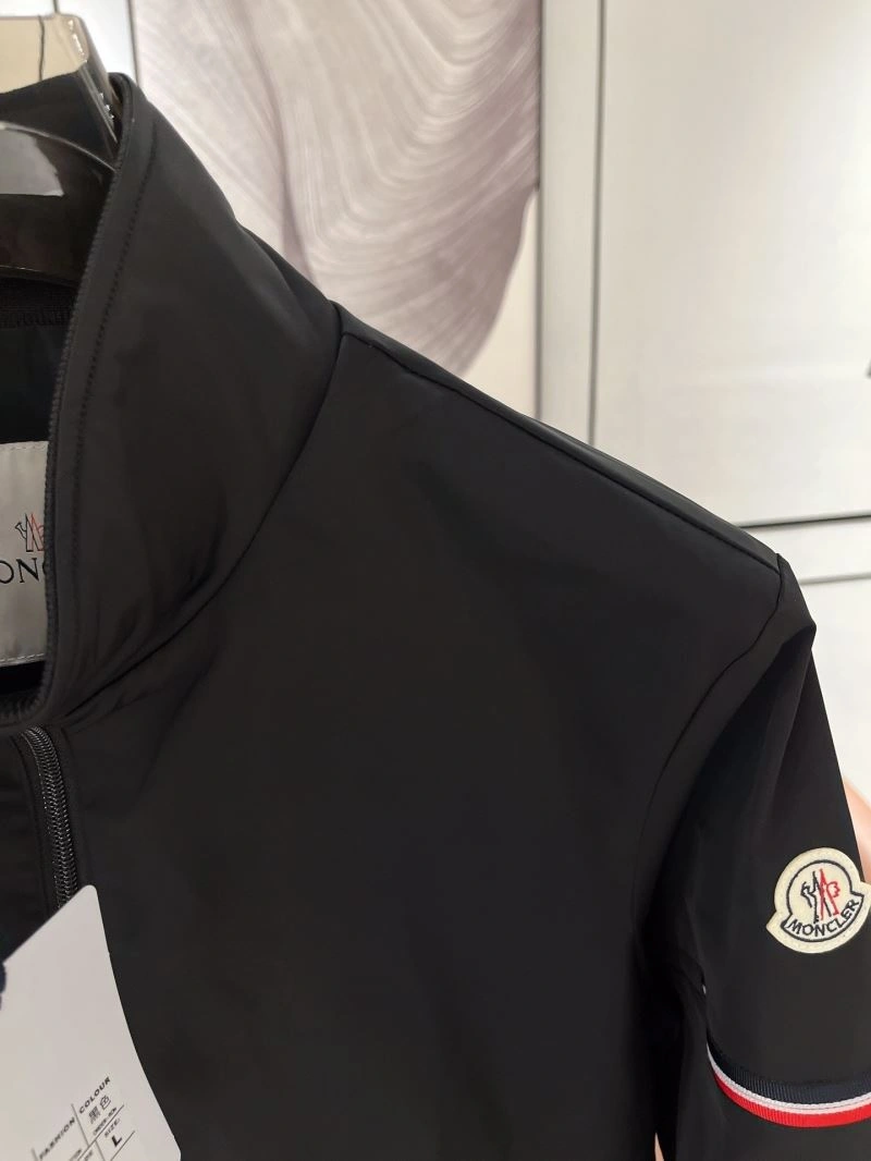 Sleek Moncler Outwear 140264