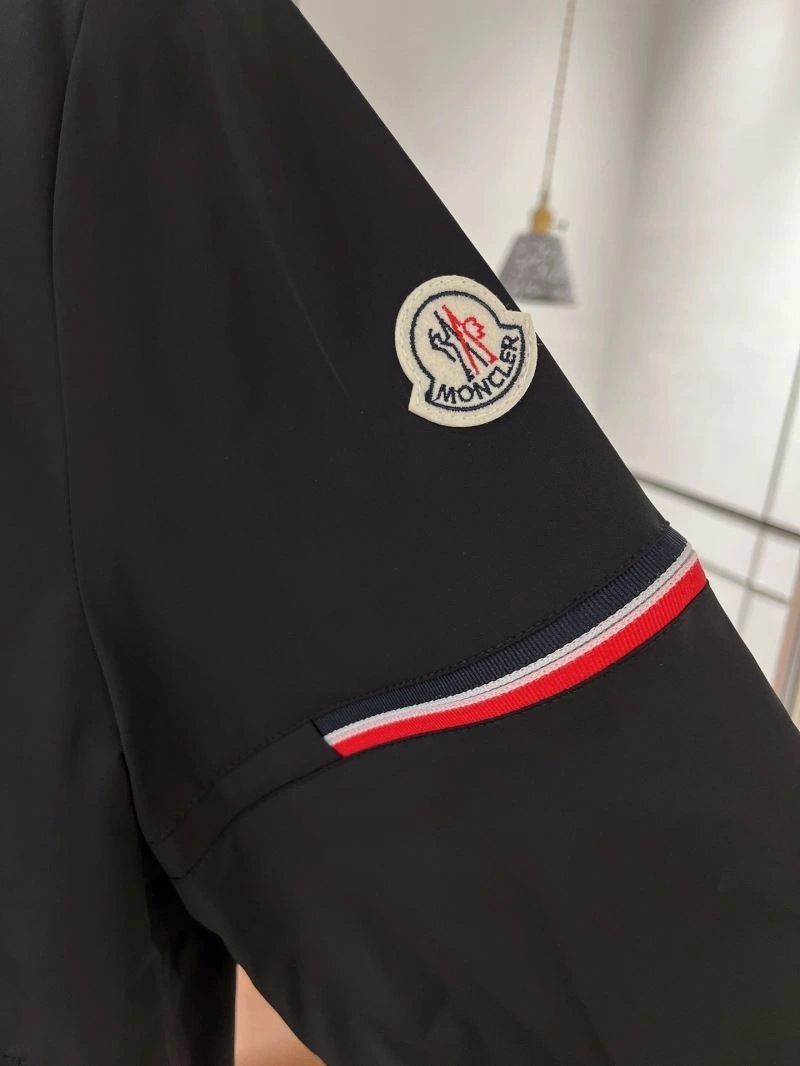 Sleek Moncler Outwear 140264