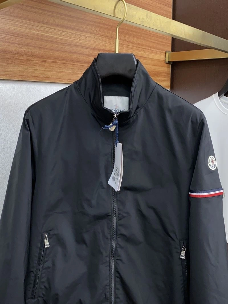 Bright Moncler Outwear 140260