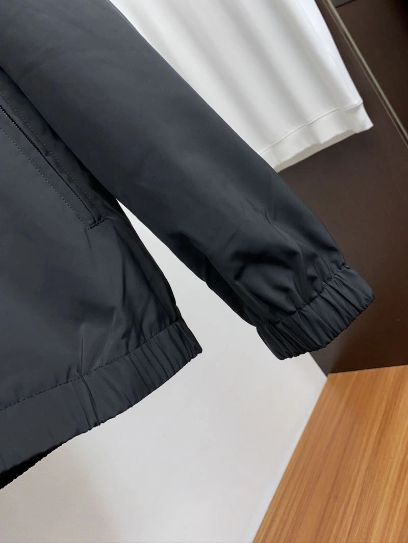 Bright Moncler Outwear 140260