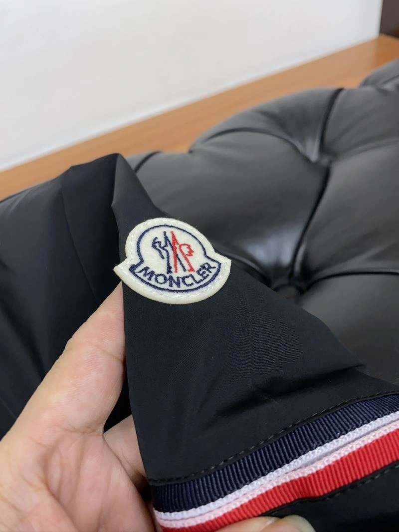 Bright Moncler Outwear 140260