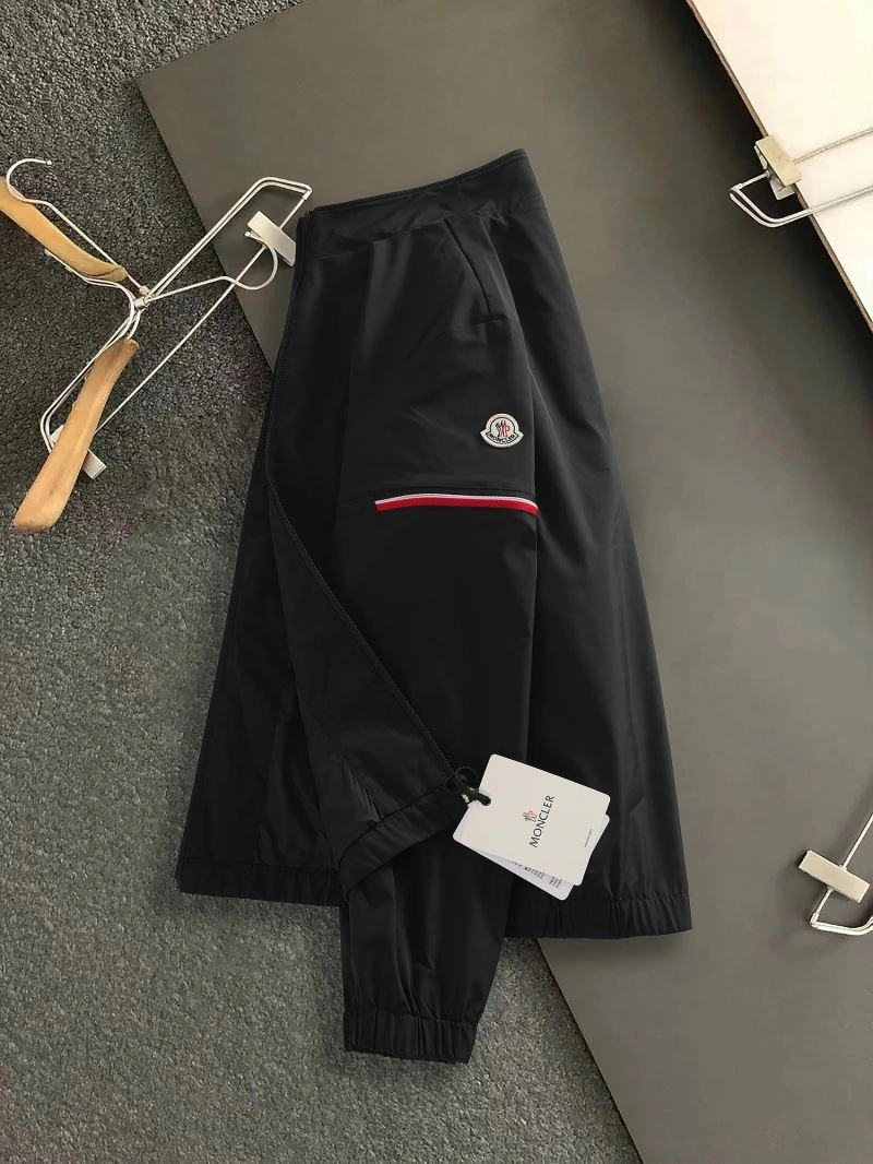 Moncler Outwear Sustainable 140262