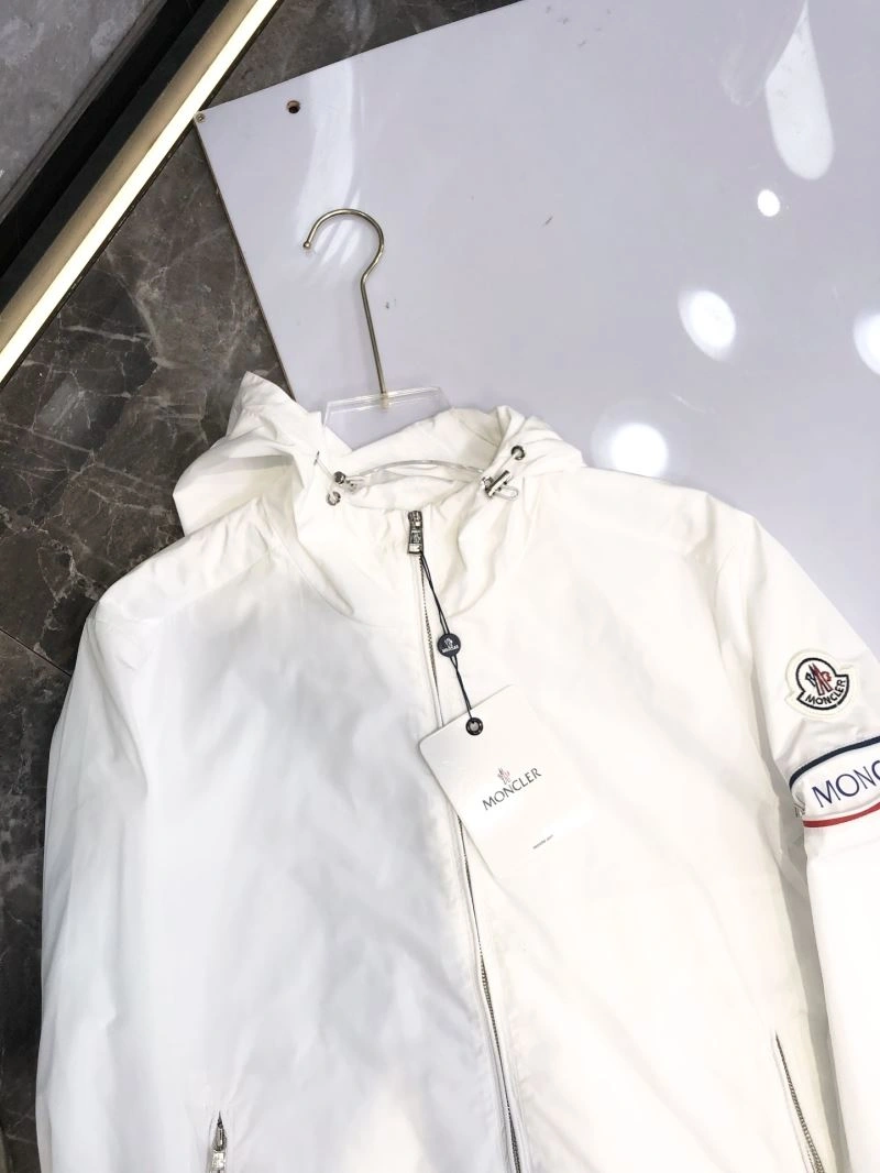 Moncler Outwear Unisex 140257