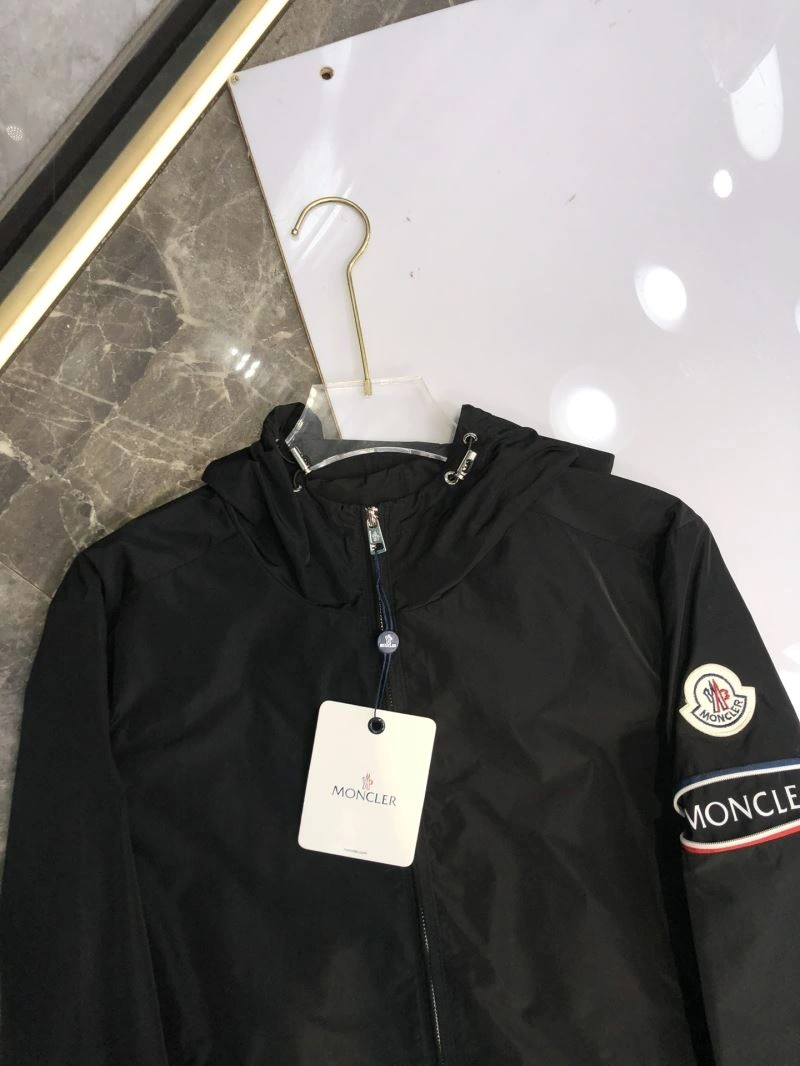 ComfortFit Moncler Outwear 140269