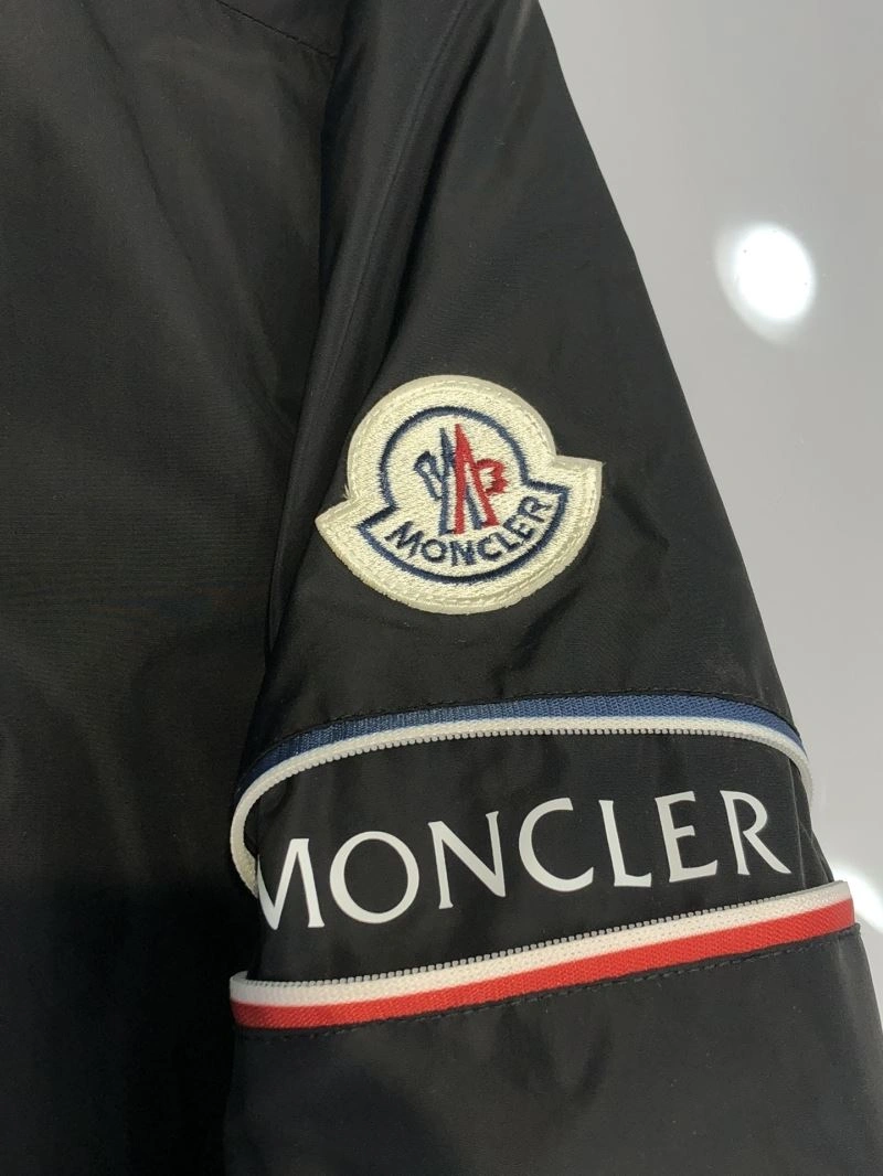 ComfortFit Moncler Outwear 140269