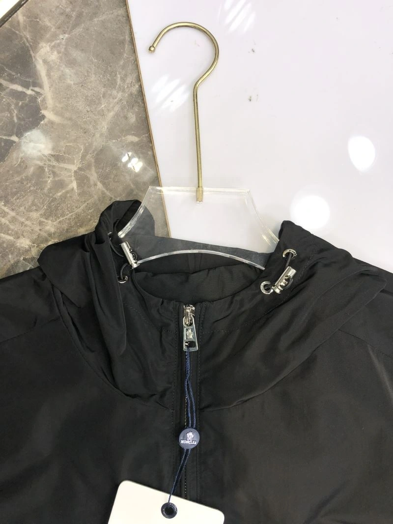 ComfortFit Moncler Outwear 140269