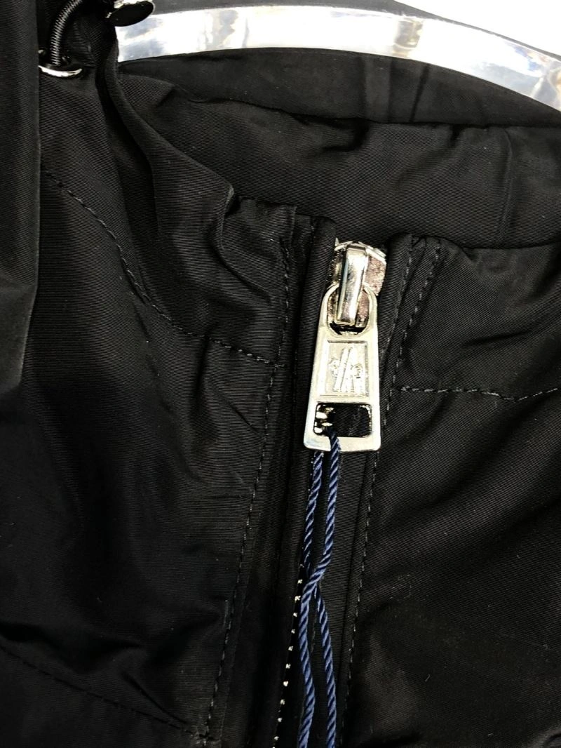 ComfortFit Moncler Outwear 140269
