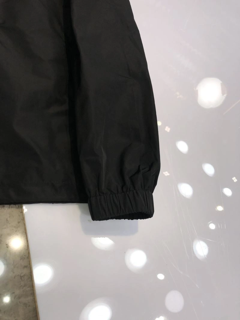 ComfortFit Moncler Outwear 140269