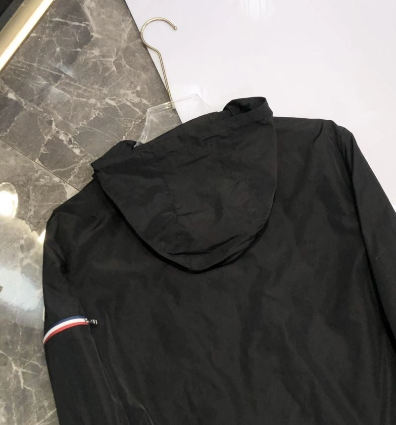 ComfortFit Moncler Outwear 140269