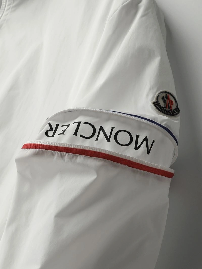 TechFriendly Moncler Outwear 140263