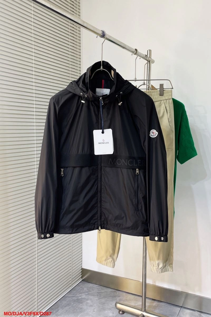 Moncler Outwear Comfortable 140261