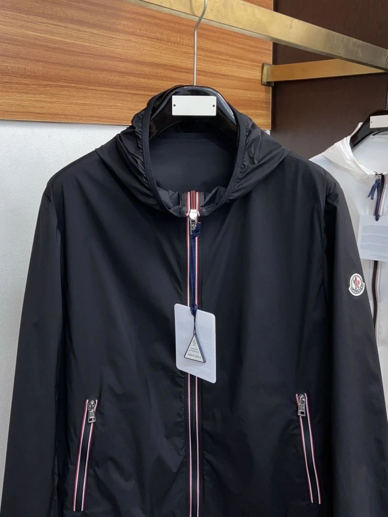 Modern Moncler Outwear 140254