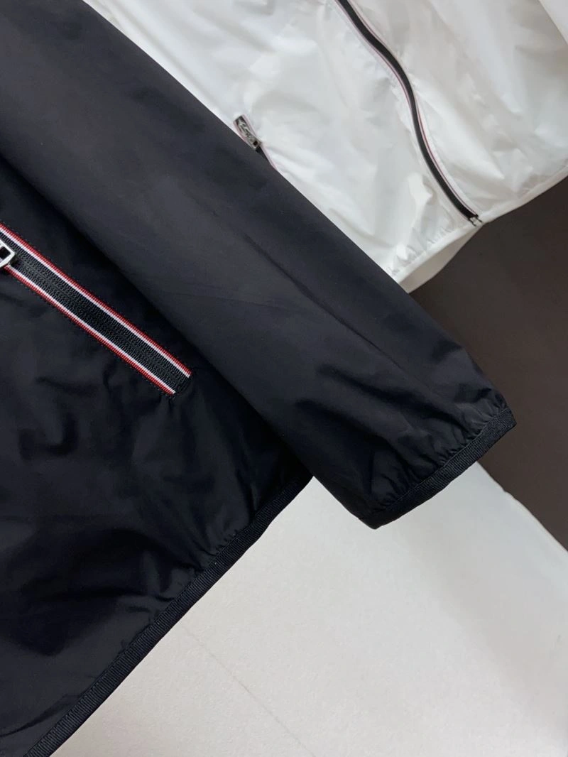 Modern Moncler Outwear 140254