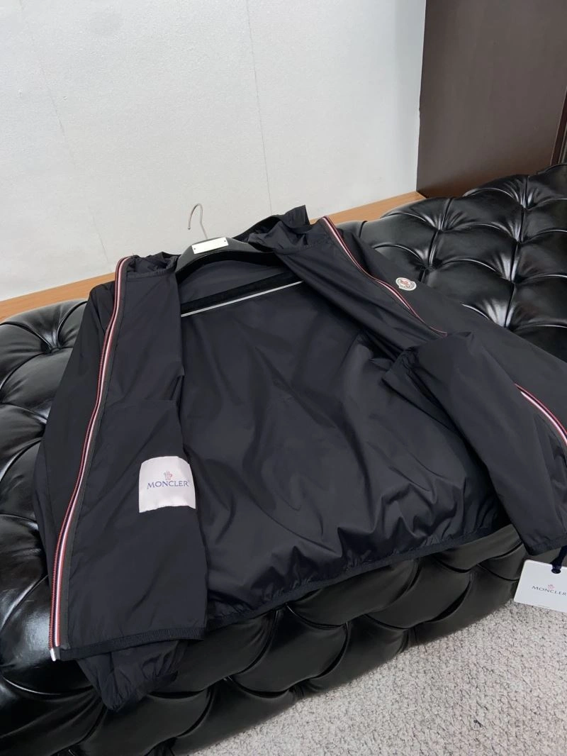 Modern Moncler Outwear 140254