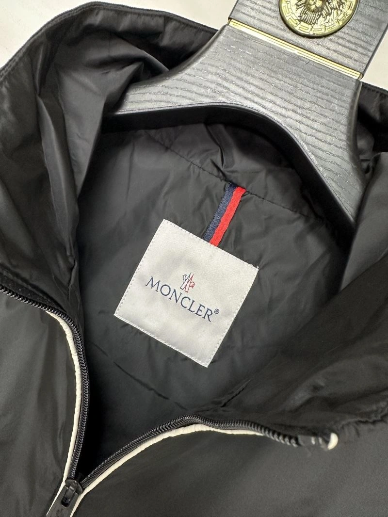Sustainable Moncler Outwear 140250