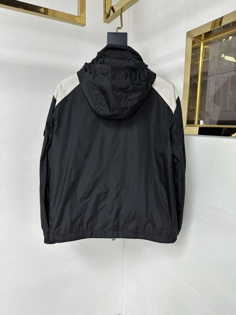 Sustainable Moncler Outwear 140250